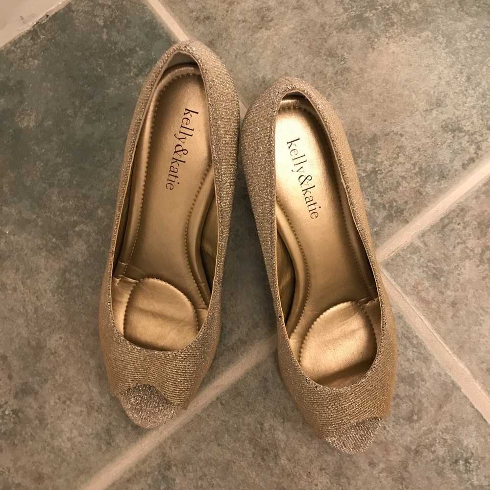 Gold fabric size 8 Kelly & Katie Doreen